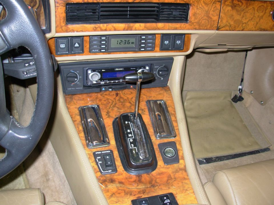1992 Jaguar XJ-S interior dashboard with wood trim and automatic shifter