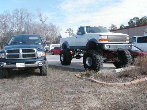 1985 Ford Bronco - ford from island offroad, makes my 2500 on 34 look tiny
