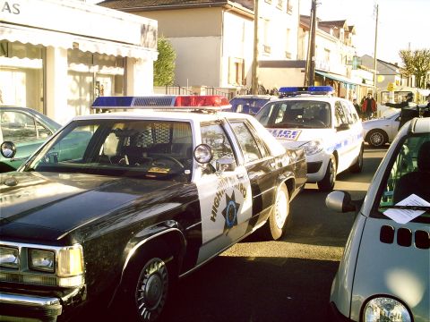 1991 Ford Crown Victoria - vic & police Renault Scenic