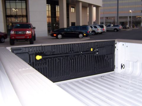 2000 Ford Excursion - I didn't get to play with the tail gate since it was locked :(