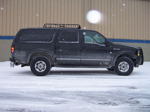 2003 Ford Excursion photo