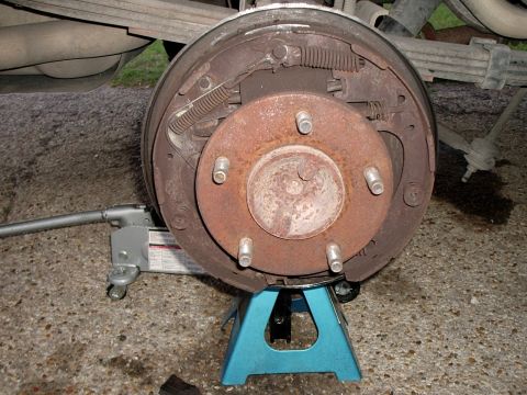 1996 Ford Bronco - These are pictures of what I found when I removed the drums shortly after I bought the truck. As you can see, the right rear brake lining h…