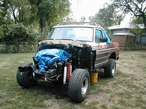 1979 Ford Bronco - hmmm, whats under there?