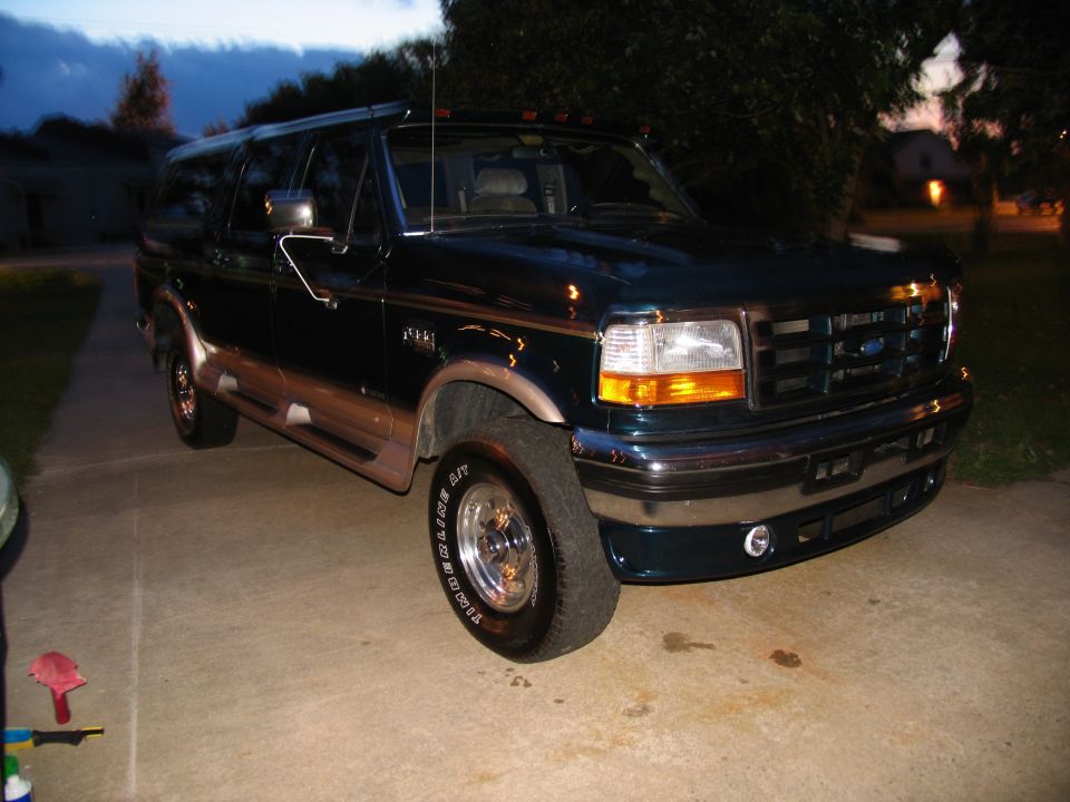 1995 Ford C-350 (Centurion Conversions) parked on a driveway