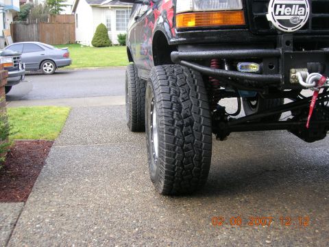 1996 Ford Bronco - 355/70/17 Toyo on 17x10 Alloys