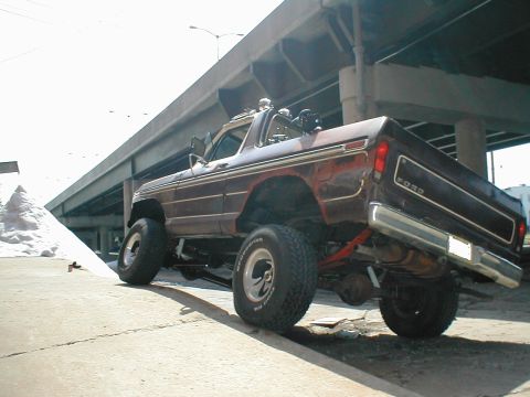 1979 Ford Bronco - and i was having a hard time explaining that all i wanted was one wheel on the ramp
