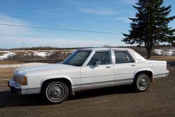 1990 Ford LTD Crown Victoria