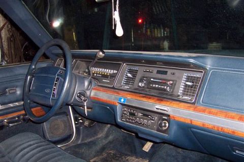 1990 Ford Crown Victoria LTD - Photo took by the seller - Interior