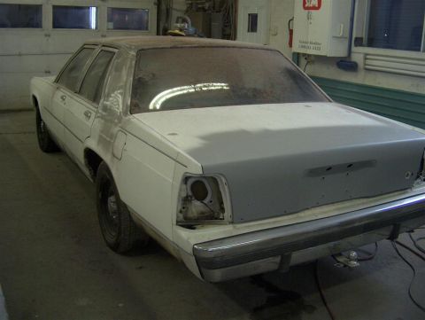 1990 Ford Crown Victoria LTD - Primer on trunk