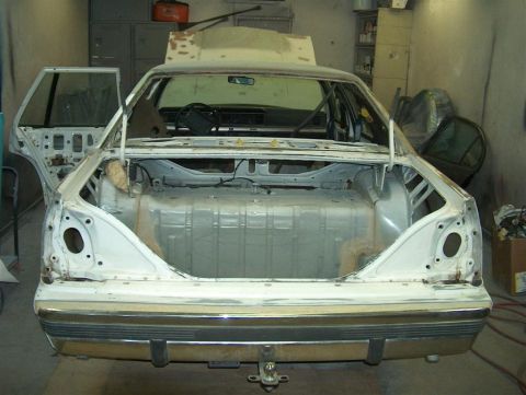 1990 Ford LTD Crown Victoria - Trunk removed