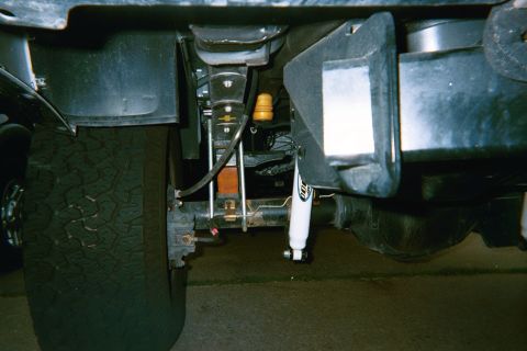 2002 Ford Excursion - this is a 3.5" taper block. it did not come with the kit. I had to add it and the U bolts. threw away the 1.75" block