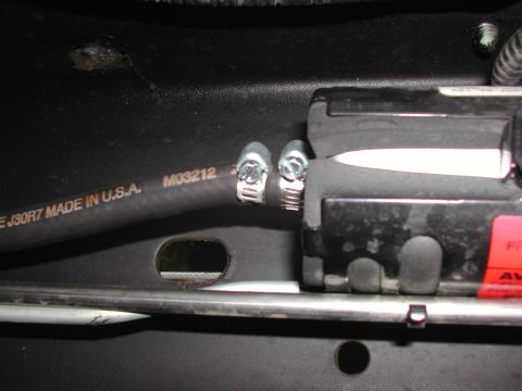 2002 Ford Excursion - close up of the connection with double clamps