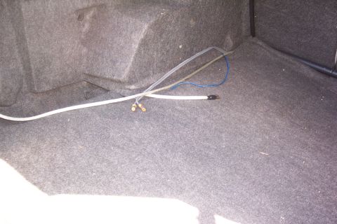 1998 Ford Taurus - another look at the ground, rca's and the power lead