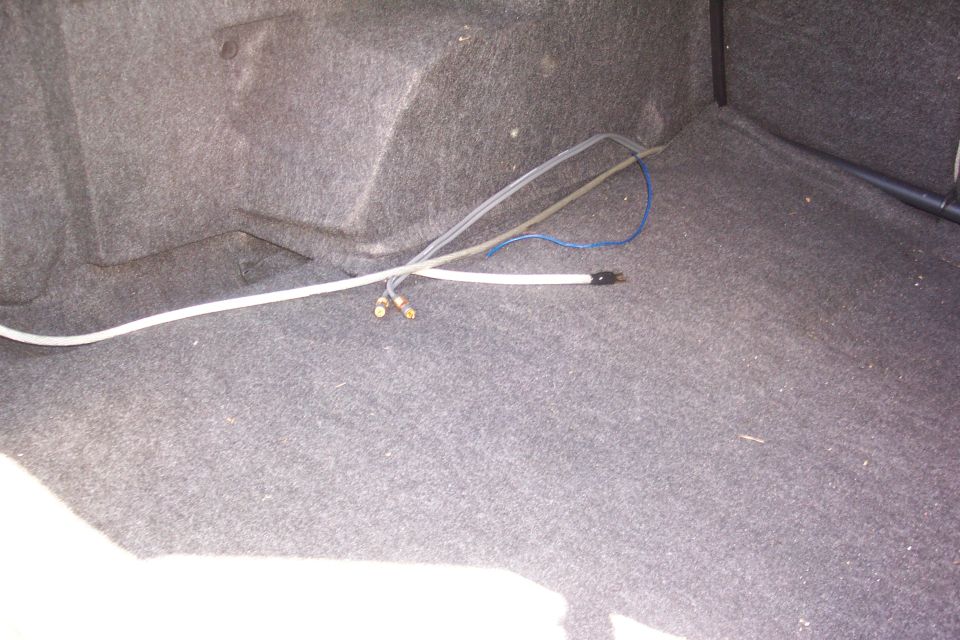 another look at the ground, rca's and the power lead