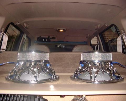 1998 Ford Taurus - another pic of subs