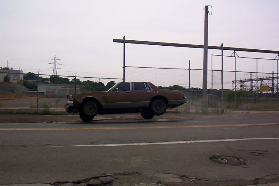 Just a little jumping of a Pontiac Perisiene...it's normal.