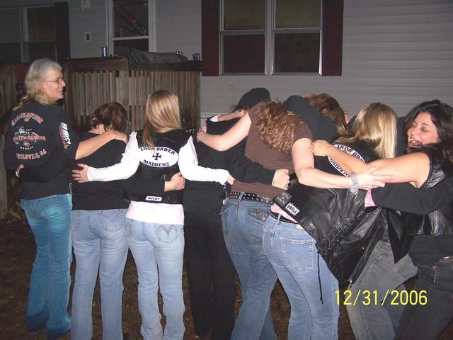 The "Maidens" showing us thier ass-ets!