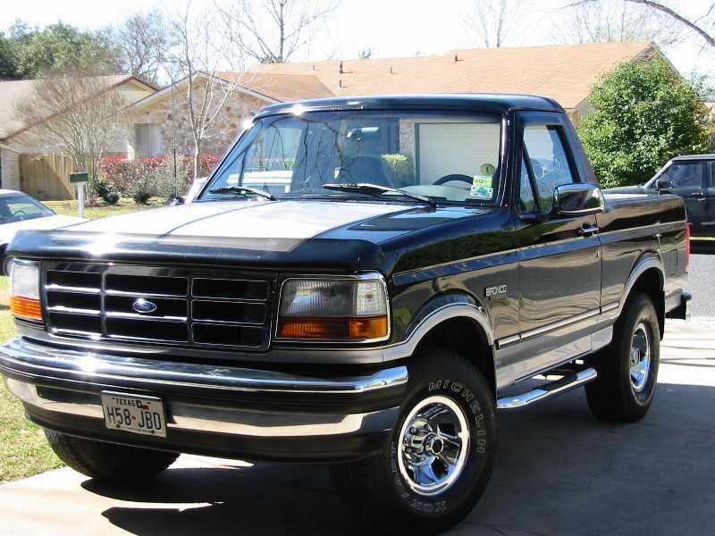 Black 1995 Ford Bronco 3q-front view