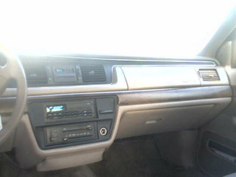 1994 Ford Crown Victoria photo