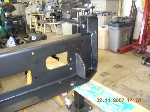 1996 Ford Bronco - Brace up behind shackle mount