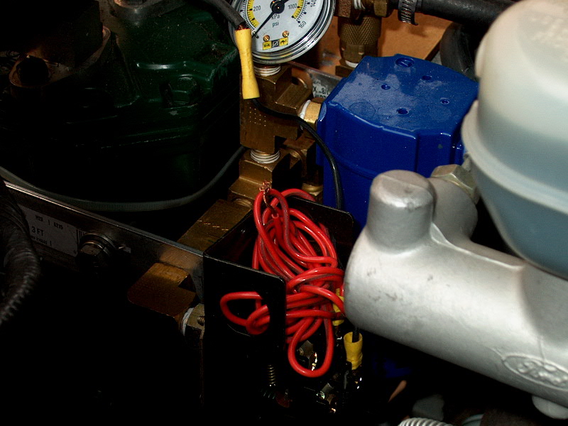Dark but good view of air manifold.