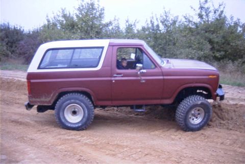 1980 Ford Bronco - This Ford Bronco appears to be from the late 1970s or early 1980s, with a two-tone paint scheme.