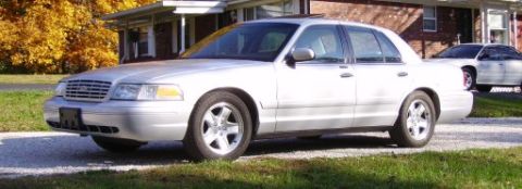 2002 Ford Crown Victoria photo
