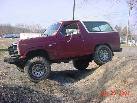 1980 Ford Bronco - here is one with the truck backed up on to the same hill