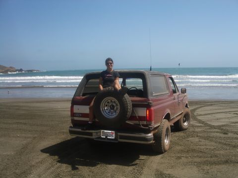 1985 Ford Bronco - Here is a Bronco we bought on e-bay for 1800 bucks. I was a total piece of poop. After 5 days of pre-running, exploring, adding water and f…