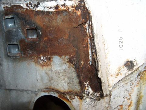 1990 Ford LTD Crown Victoria - Zoom on driver's door hinge