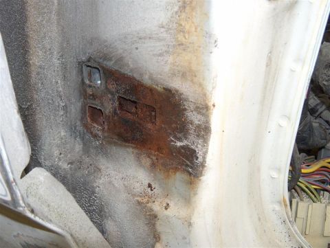 1990 Ford LTD Crown Victoria - Driver's door bottom hinge