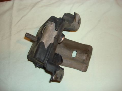1983 Ford Bronco - here is one of the mounts
