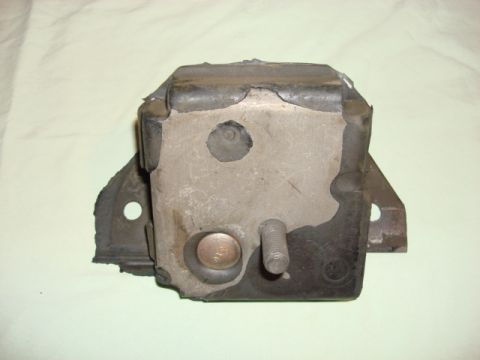 1983 Ford Bronco - new motor mount