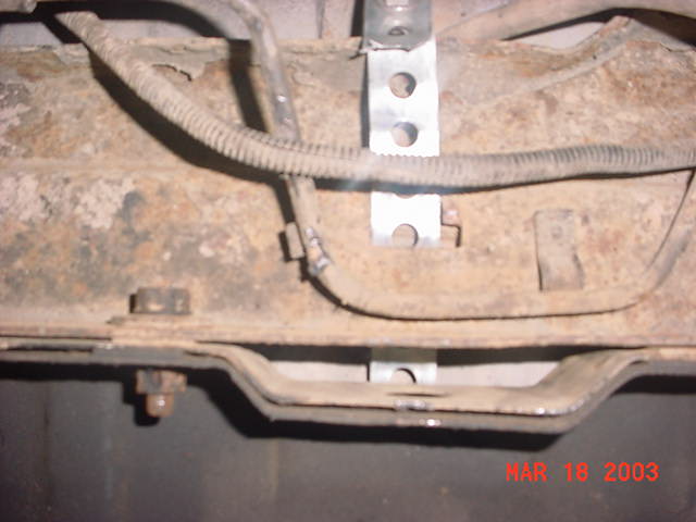 here is a close up of the same pic as before showing the routing of the straps in the front