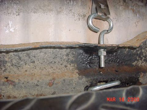 1980 Ford Bronco - Here is a veiw of how the adjusting bolts mounted in the back