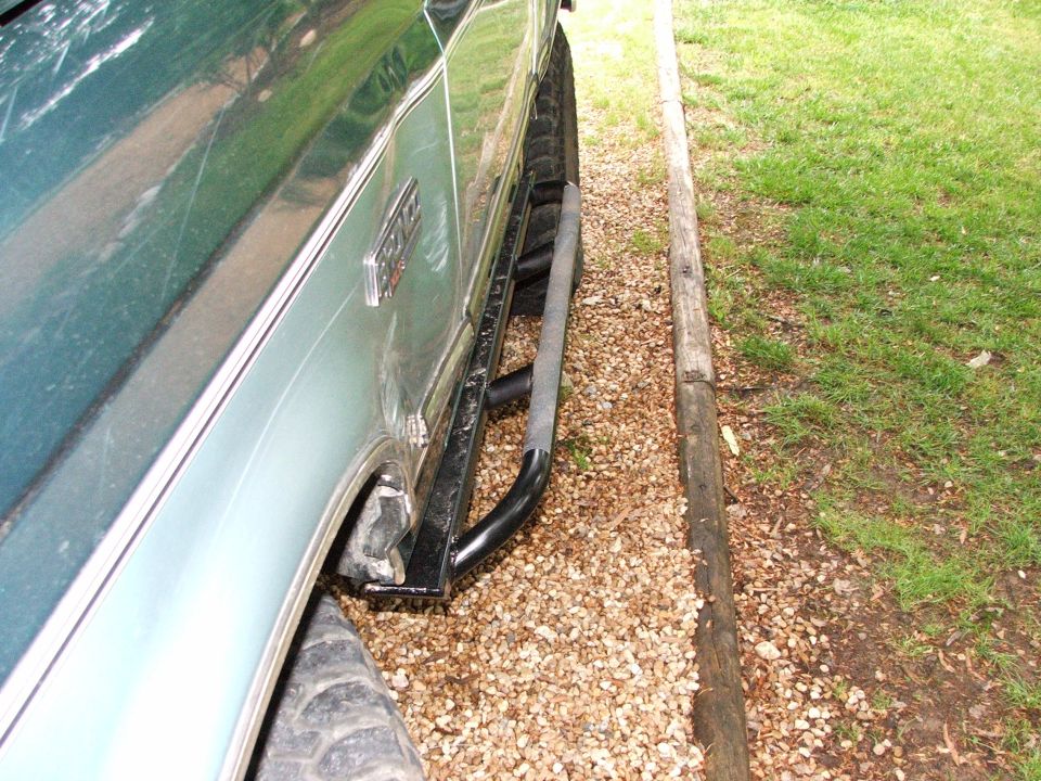 Side view of a 1996 Ford Bronco showing the slider and fender