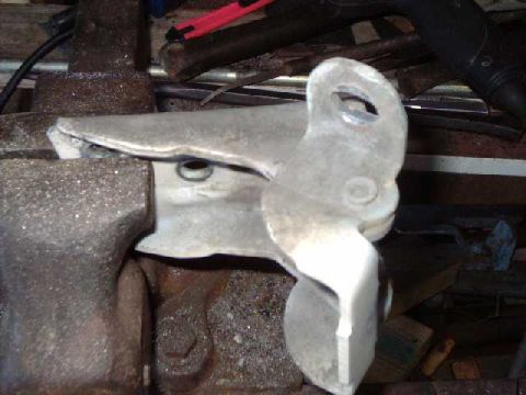 1984 Ford Bronco - remove hinge and place in vice
