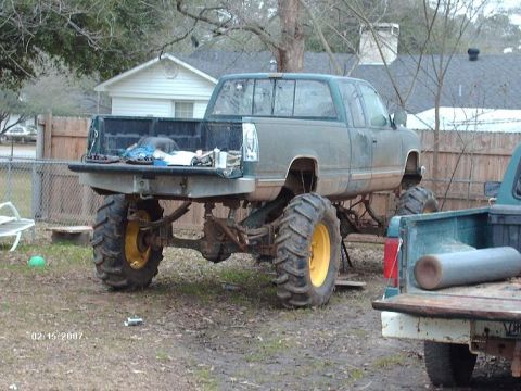 1990 Ford F-150 - Cousins chevy on tractor tires
