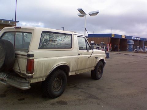 1992 Ford Bronco - The new 33s and a dirty truck.