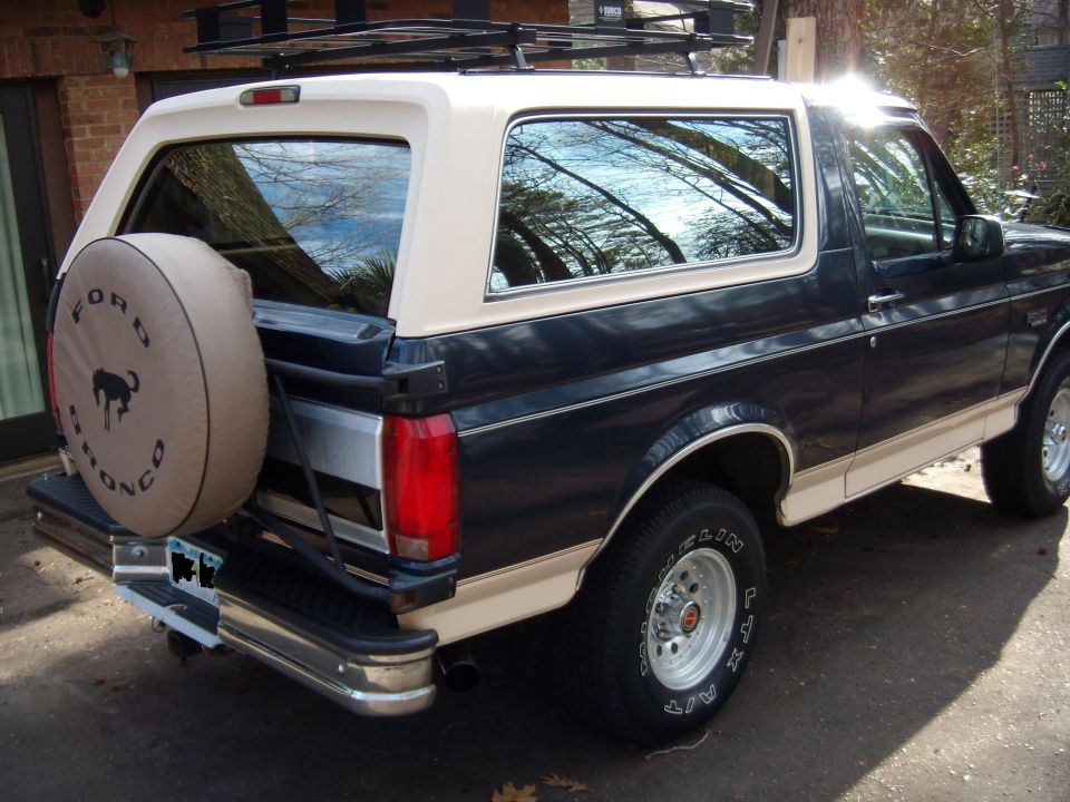 1992 Ford Bronco rear view with spare tire cover