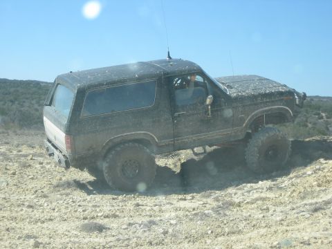 1986 Ford Bronco - flexing