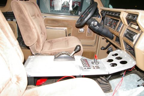1986 Ford Bronco - Console installed