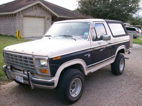 1981 Ford Bronco - This 1981 Ford Bronco features a two-tone paint scheme and aftermarket wheels.
