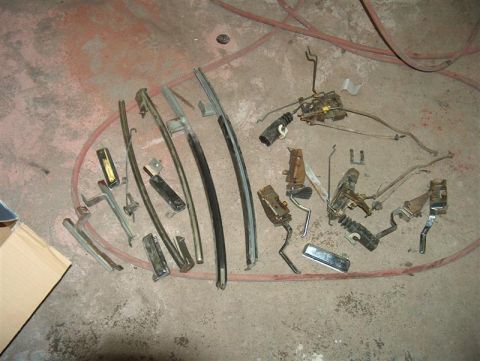 1990 Ford LTD Crown Victoria - Door contents