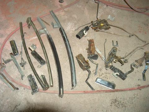 1990 Ford LTD Crown Victoria - Door contents
