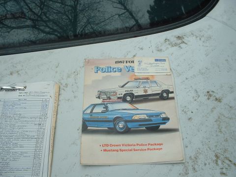 1987 Ford Mustang - Brochure for the 1987 Ford Mustang Special Service Package and LTD Crown Victoria Police Package.