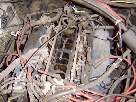 1989 Ford Bronco - here you can see the coil and dohickys are removed