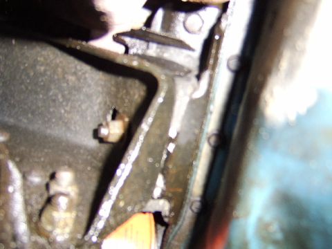 1989 Ford Bronco - removal of that motor mount bolt is next, this is the driver side
