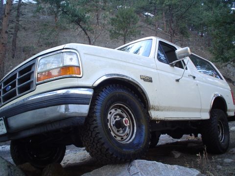 1992 Ford Bronco - Flexing as best I can...