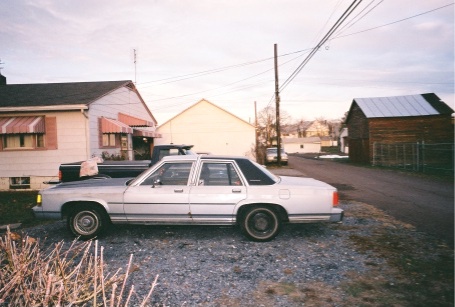 1989 Ford LTD Crown Victoria - Snow tires on.